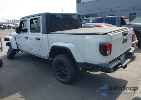 2022 Jeep Gladiator Altitude 4X4 z USA, uszkodzony, nr VIN 1C6HJTAG5NL143553